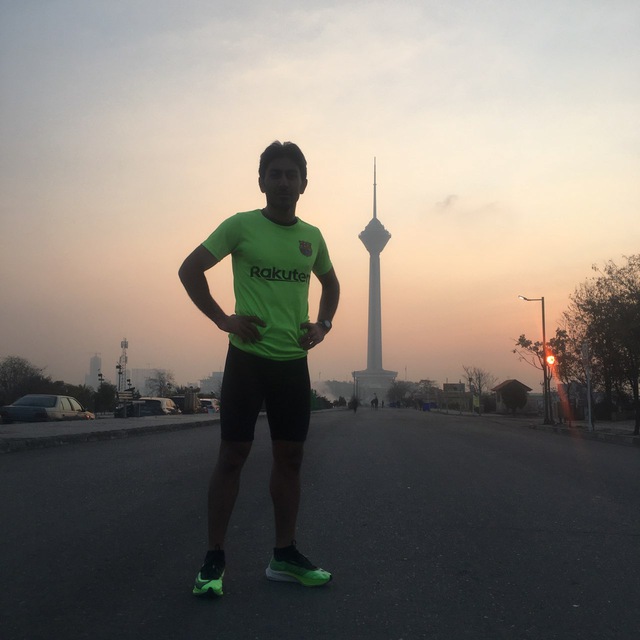 زیر برج میلاد